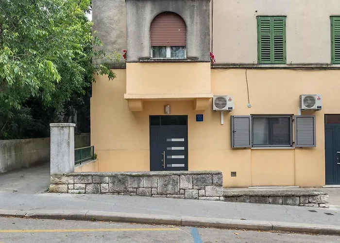 Centar Manus سبليت